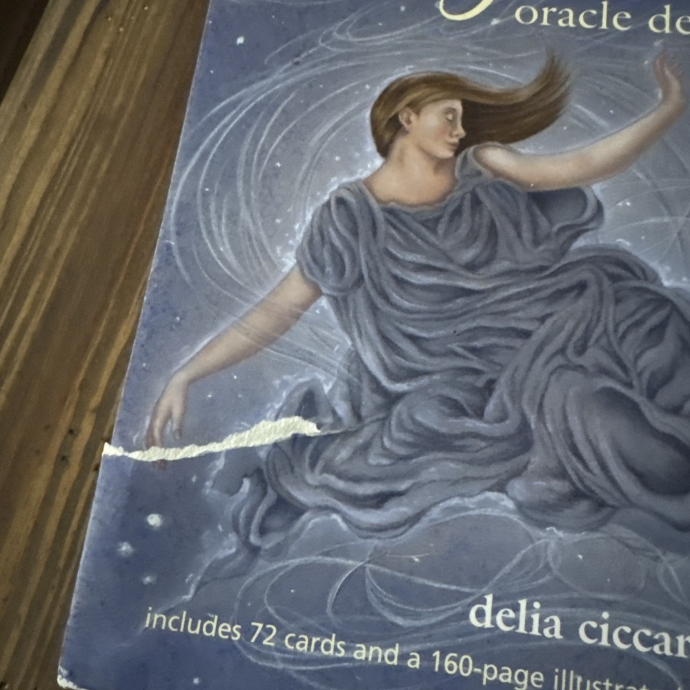 The Guardian Angel Oracle Deck by Delia Ciccarelli - Picture 2 of 7
